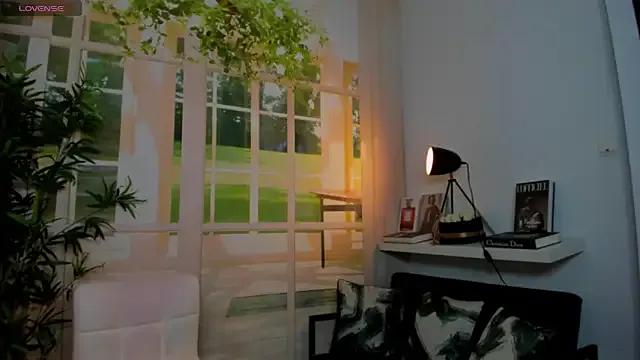 pretty_little_thing — ass tease <3