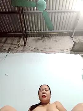 Queen-18200 on StripChat 