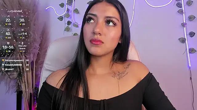 Quiinn_bx on StripChat 