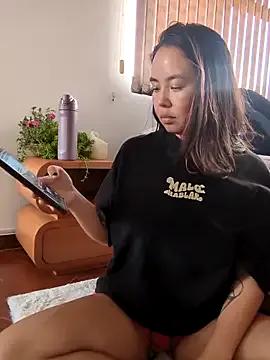 RenEnvy — Tits out & choke on toy