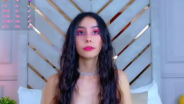 Sarah-Grace — Play with your lips close 