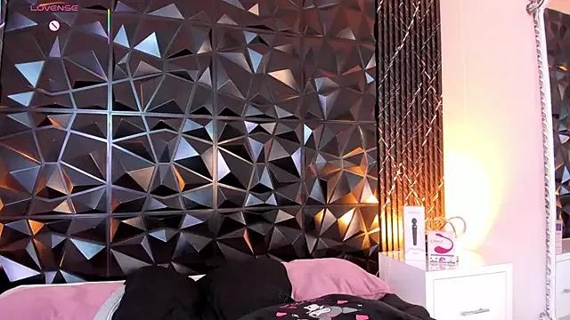 SarahLynn7 on StripChat 