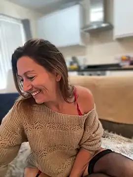 Sophia-Squirts-UK — Jumper off!