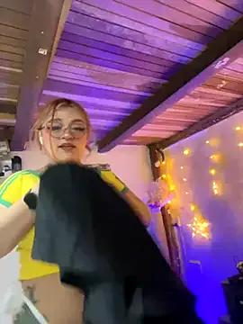 Sophia_Weest99 — Control for 10 min+ SQUIRT