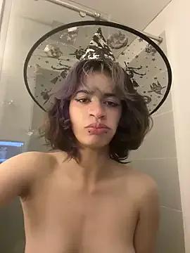 sukulaurens on StripChat 