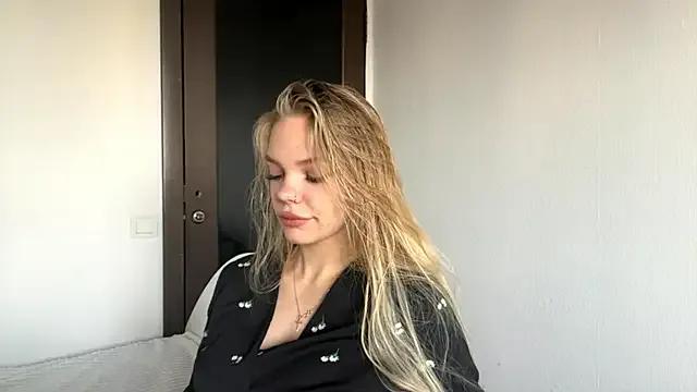 SweetAmelia69 — Air Kiss