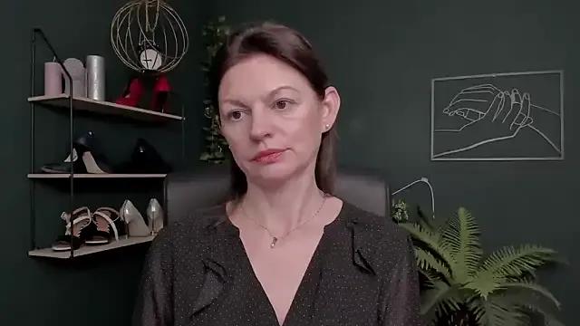 VivianWILD — I need passionate shivers run through..