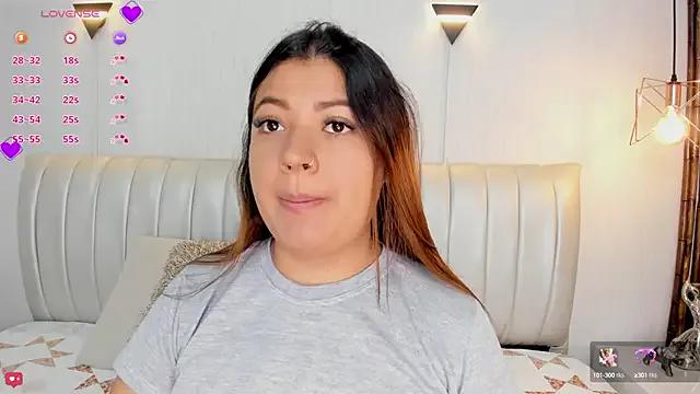 Zuzu_sweet on StripChat 